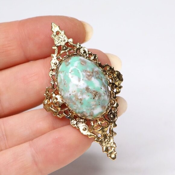 Ornate Goth Victorian Ring Marbled Stone Gold Green White Renaissance Statement - Picture 3 of 8